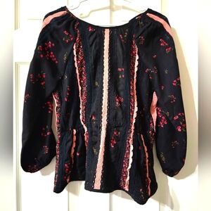 Seen Worn Kept Boho Floral Print Peasant Top, Embroidery, Peplum Hem, Tassles.